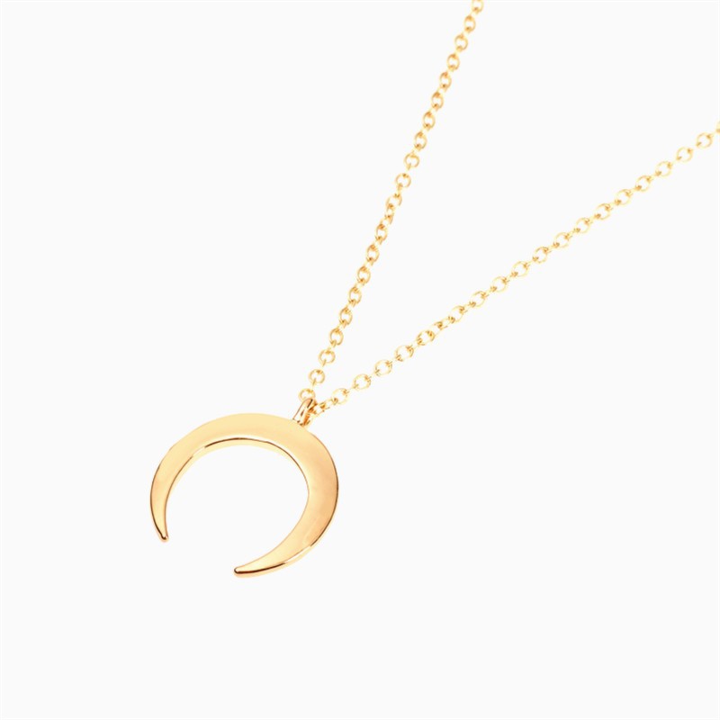 Simple And Creative Crescent Pendant Collarbone Chain