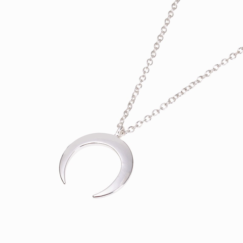 Simple And Creative Crescent Pendant Collarbone Chain